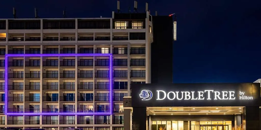 Doubletree By Hilton Calgary North Hotel 0*,