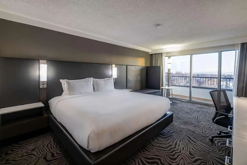 Doubletree By Hilton Calgary North Hotel 0*,