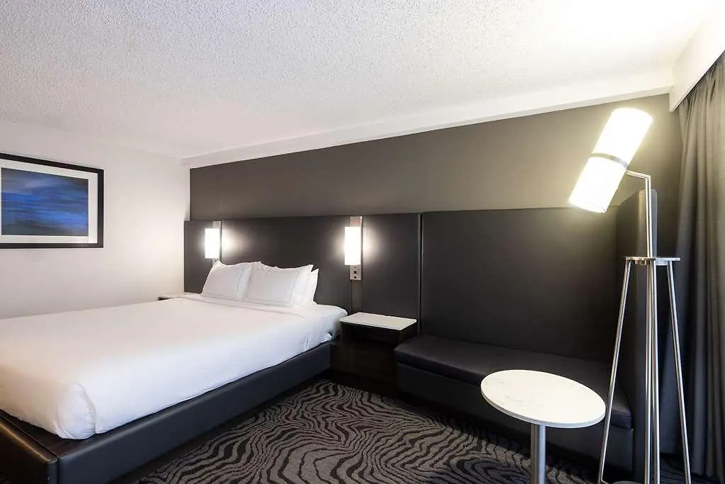 Doubletree By Hilton Calgary North Hotel