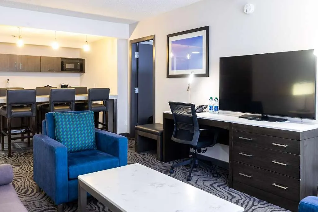 Doubletree By Hilton Calgary North 호텔