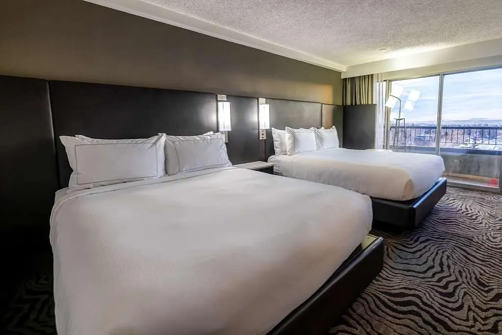 Doubletree By Hilton Calgary North 호텔
